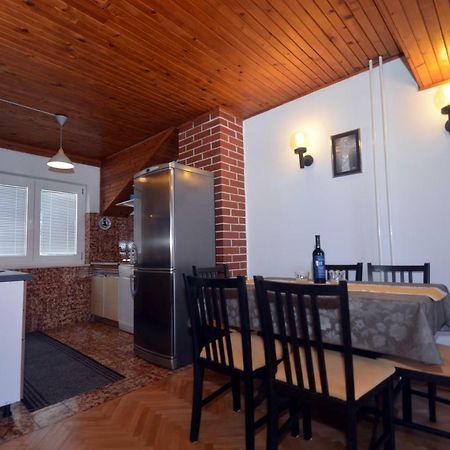 Aparment Mimica-Croatia , Omis , center Apartment Exterior foto