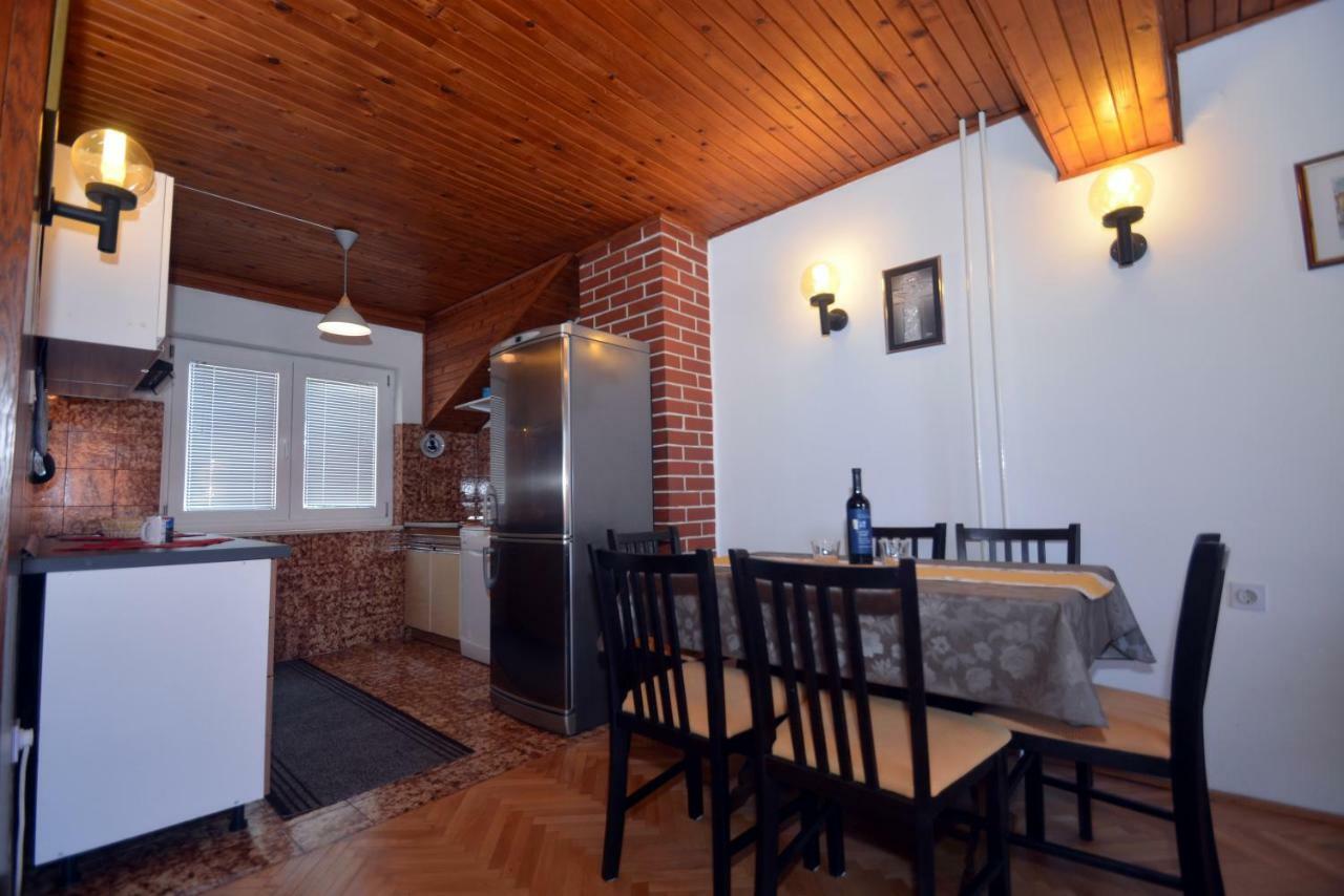 Aparment Mimica-Croatia , Omis , center Apartment Exterior foto