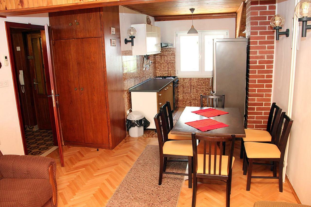 Aparment Mimica-Croatia , Omis , center Apartment Exterior foto
