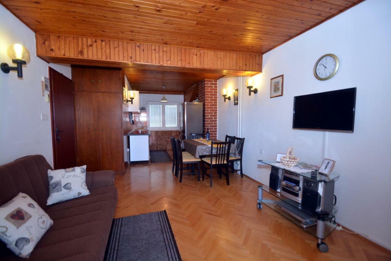 Aparment Mimica-Croatia , Omis , center Apartment Exterior foto
